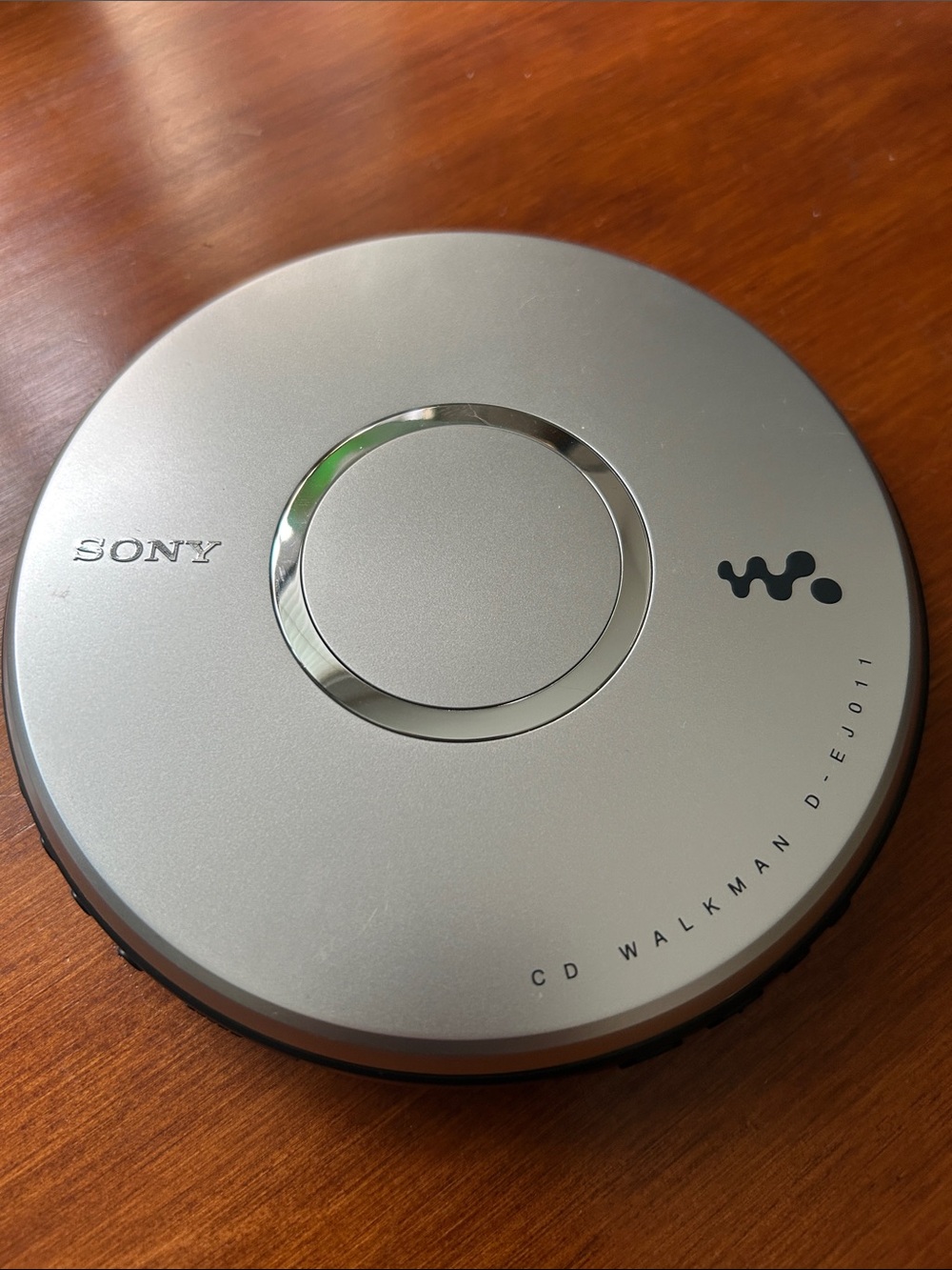 Sony Silver CD Walkman D-EJ011 Portable Disc Player